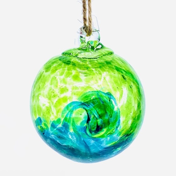 NWOT LUKE ADAMS GLASS BLOWING ORB ORNAMENT SUN SWIRL 2.5” DIAMETER GREEN BLUE - Picture 6 of 6